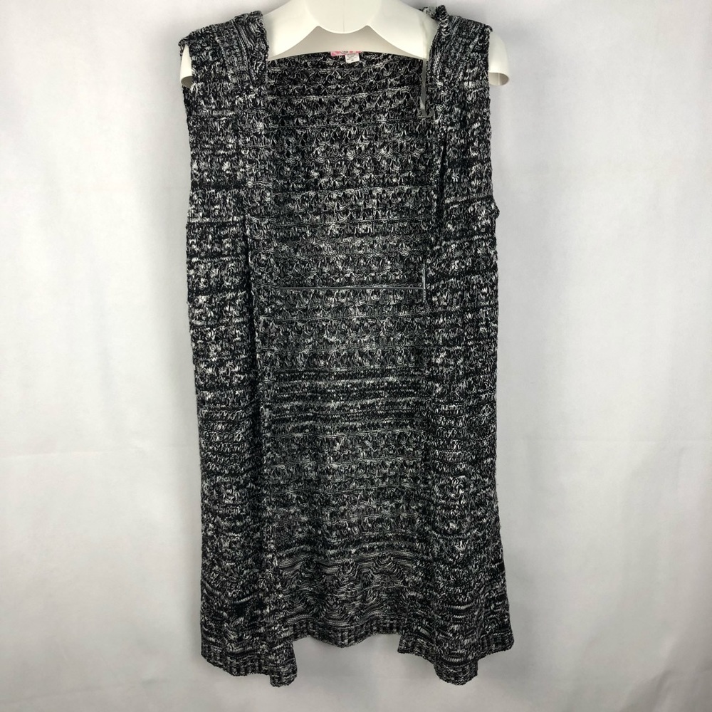 NWOT WOMEN SLEEVELESS KNIT CARDIGAN